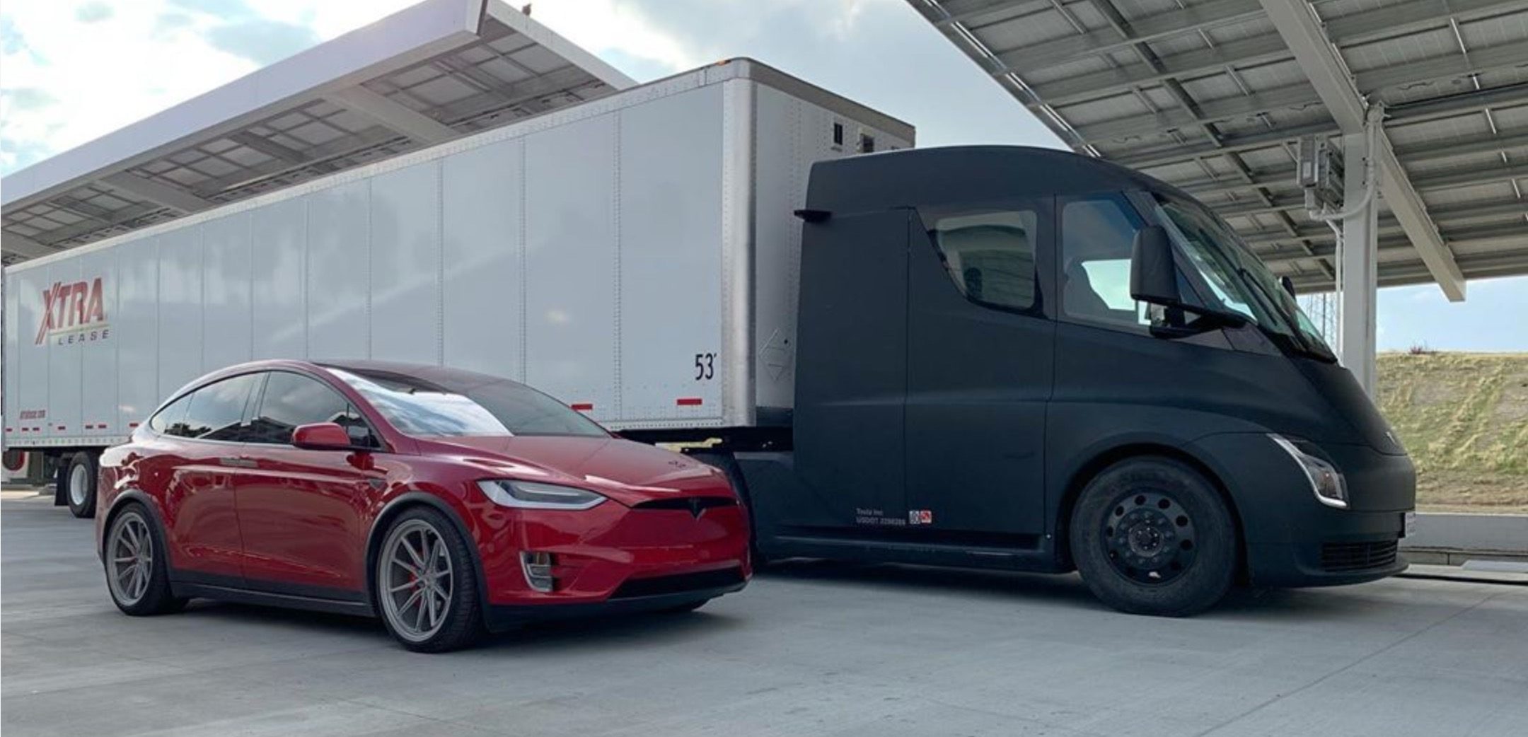 Tesla's New V4 Superchargers With Up to 350 kW of Power